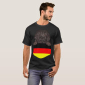 Germany Flag Newfoundland Dog In Pocket T-Shirt (Vorne ganz)