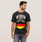 Germany Flag Weimaraner Dog In Pocket T-Shirt (Vorne ganz)