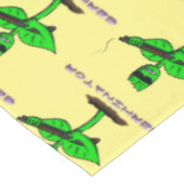 Germinator Cyborg Pflanze lustiger Cartoon Tischdecke (Schrägansicht)