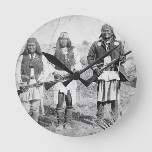 Geronimo and three of his Apache warriors, 1886 Runde Wanduhr (Vorderseite)