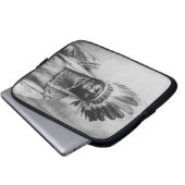 'Geronimo mit Kopfschmuck Laptopschutzhülle (Vorne Knopf)