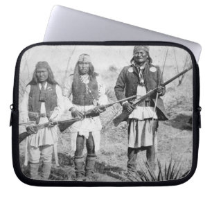 Geronimo und drei seiner Apache-Krieger, 1886 (b Laptopschutzhülle
