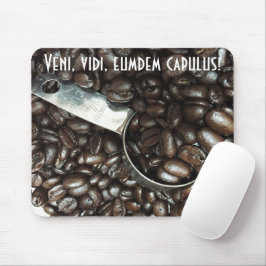geröstete Kaffeebohnen mit Silberschottenaufnahme Mousepad