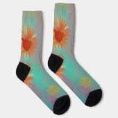 Gerötete Farbtöne abstrakte Sonnenblumen Socken (Rechts)