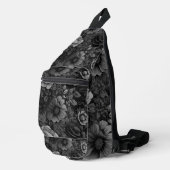 Gerötete Farbtöne der grauen Blüte Crossbody Bag (Rechte Ecke)