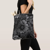 Gerötete Farbtöne der grauen Blüte Tasche (Von Nahem)
