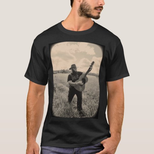 Gerry Arias "Deep in the Grass" T-Shirt (Vorderseite)