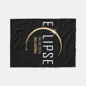 Gesamt Solar Eclipse 2024 Oklahoma America Totalit Fleecedecke (Vorderseite (Horizontal))