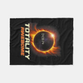 Gesamt Solar Eclipse 2024 Totalität Phantastisch Fleecedecke (Vorderseite (Horizontal))