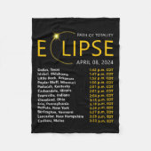 Gesamt Solar Eclipse Apirl 08 2024 Eclipse Karte T Fleecedecke (Vorderseite)