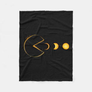 Gesamt Solar Eclipse Funny Gamer Eating Solar Men  Fleecedecke