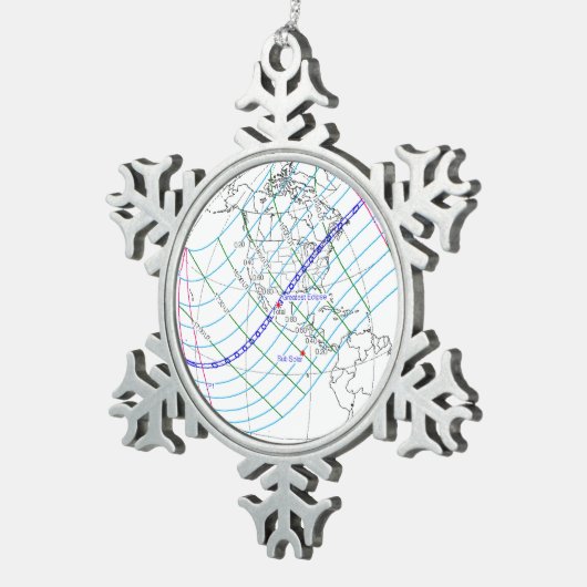 Gesamter Solar-Eclipse 2024 Globaler Pfad Schneeflocken Zinn-Ornament (Rechts)