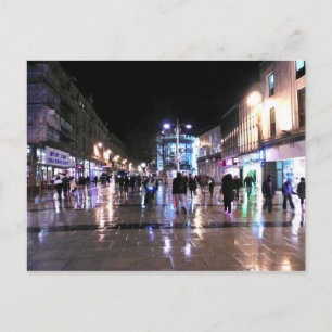 Geschäfte im Regen Postkarte