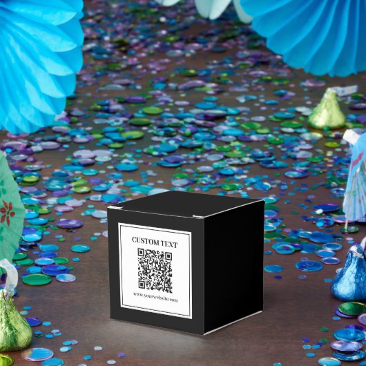 Geschäfts-QR-Code | Schwarz & Weiß Geschenkschachtel (Party)