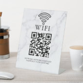 Geschäfts-WLAN-Netzwerk-QR-Code personalisiert Sockelschild (In SItu)