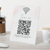 Geschäfts-WLAN-Netzwerk-QR-Code personalisiert Sockelschild (In SItu)