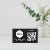 Geschäftskarten-QR-Code-Logo Moderne schwarze Gest Visitenkarte (Stehend Vorderseite)