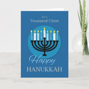 Geschäftskunde Hanukkah Menorah auf Dunkelblau Karte