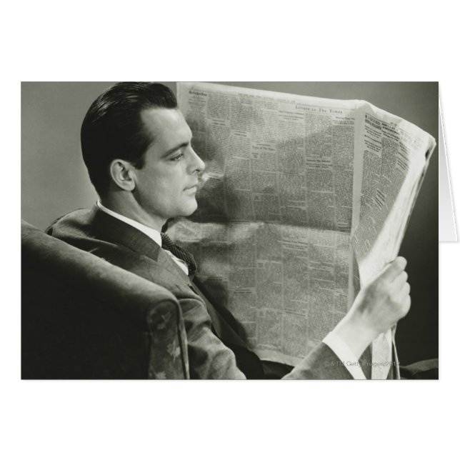 Geschäftsmann beim Lesen der Zeitung (Vorderseite (Horizontal))