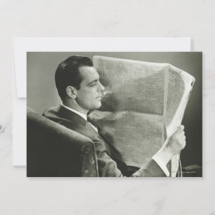 Geschäftsmann beim Lesen der Zeitung