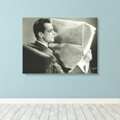 Geschäftsmann beim Lesen der Zeitung Leinwanddruck (Insitu (Holzboden))