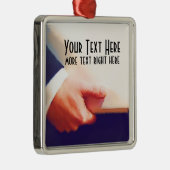 Geschäftsmann, der Laptop oder Planer hält Silbernes Ornament (Rechts)