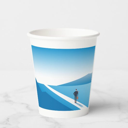 Geschäftsmann sucht den Weg in die Zukunft Pappbecher (Vorderseite)