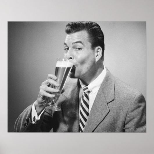 Geschäftsmann trinkt Bier Poster (Vorne)