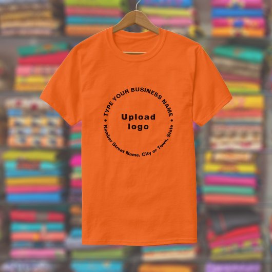 Geschäftsmarke im runden Muster Text über Orange T-Shirt