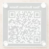 Geschäftsname plus QR-Code auf einem Glasuntersetzer (Rückseite)