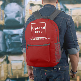 Geschäftsname und Logo auf rotem Rucksack