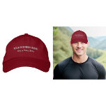 Geschäftstext bestickt mit roter Cap Bestickte Baseballkappe<br><div class="desc">Rote Kappe, die Sie anpassen können, indem Sie Ihren Firmennamen, Stadt oder Stadt und Staat. Der Text wird auf der Kappe bestickt. Sie können es in Ihre Werbeprodukte aufnehmen, Werbegeschenke oder Geschenke an Ihre Kunden oder Kunden, eine Marketing-Strategie, um Ihr Unternehmen zu werben oder Ihre Marke zu fördern. Anpassbare Kappe,...</div>