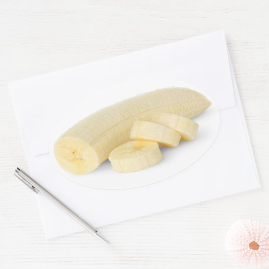 geschälte und geschnittene Bananen Ovaler Aufkleber (Umschlag)
