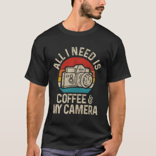 Geschenk für Fotografen Kaffee Kamera Lustig Vinta T-Shirt