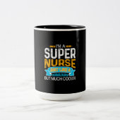 Geschenk für Krankenschwester | Ich bin ein Super  Zweifarbige Tasse (Mittel)