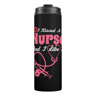 Geschenk für Krankenschwester Ich küsste eine Kr Thermosbecher