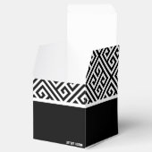 Geschenkbox für schwarz-weiße Bachelor-Party Geschenkschachtel (Geöffnet)