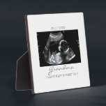 Geschenke für Oma Sonogram Baby Foto Fotoplatte<br><div class="desc">Perfekte Geschenkidee mit Ultraschallbild. Das ist der niedlichste Weg,  zum ersten Mal Ihr kleines Freudenbündel zu zeigen. Perfektes Geschenk für neue Eltern und Babyduschen.</div>