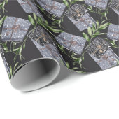 Geschenke, grüne Blätter, dunkler Hintergrund. Chr Geschenkpapier (Rolleneckpunkt)