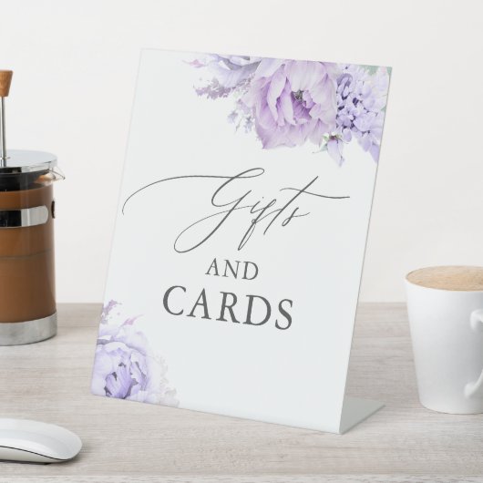 Geschenke und Karten Lila Blumenzehen Sockelschild (In SItu)