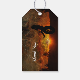 Geschenkmarke "Kind in Reifenschwung" Geschenkanhänger