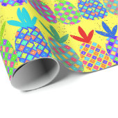 Geschenkpapier mit einem lässigen Ananas-Design (Rolleneckpunkt)