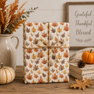 Geschenkpapier mit Herbstlaub in verbranntem Orang