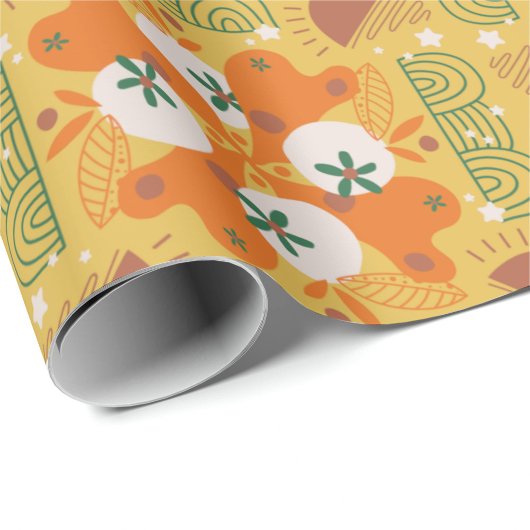 Geschenkpapier mit orange-gelbem Blumenmuster