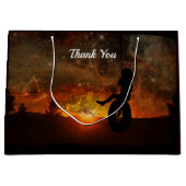 Geschenktasche für Kinder in Reifenschwung Große Geschenktüte (Vorderseite)