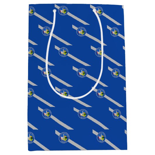 Geschenktasche mit der Flagge von Las Vegas, USA Mittlere Geschenktüte (Vorderseite)