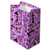Geschenktaschen zu Halloween. Mittlere Geschenktüte (Vorderseite Schrägansicht)