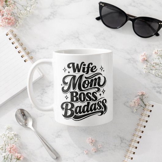 Geschenktasse 'Ehefrau Mutter Chef Badass' für ber Kaffeetasse