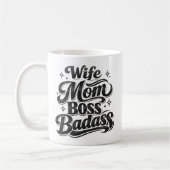 Geschenktasse 'Ehefrau Mutter Chef Badass' für ber Kaffeetasse (Links)