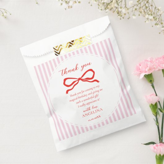 Geschenktüten Eleganter roter Geburtstagsbogen. Geschenktütchen (Versiegelt)